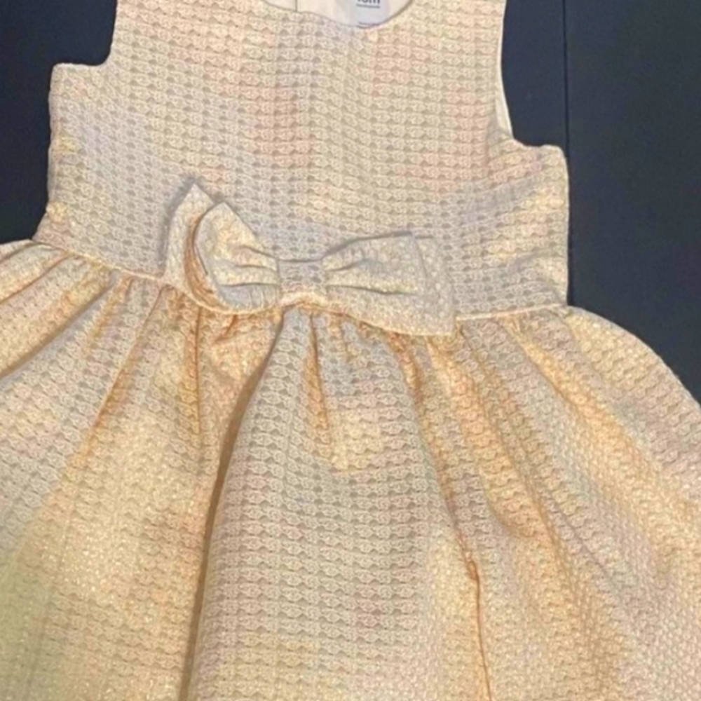 NWT Carter's Jacquard cream and gold Baby Girl Gold bow Dress Size 9 month